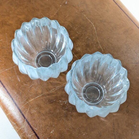 Set of 2 heavy glass tealight holders, lotus flower solid glass small vases - Picture 4 of 6